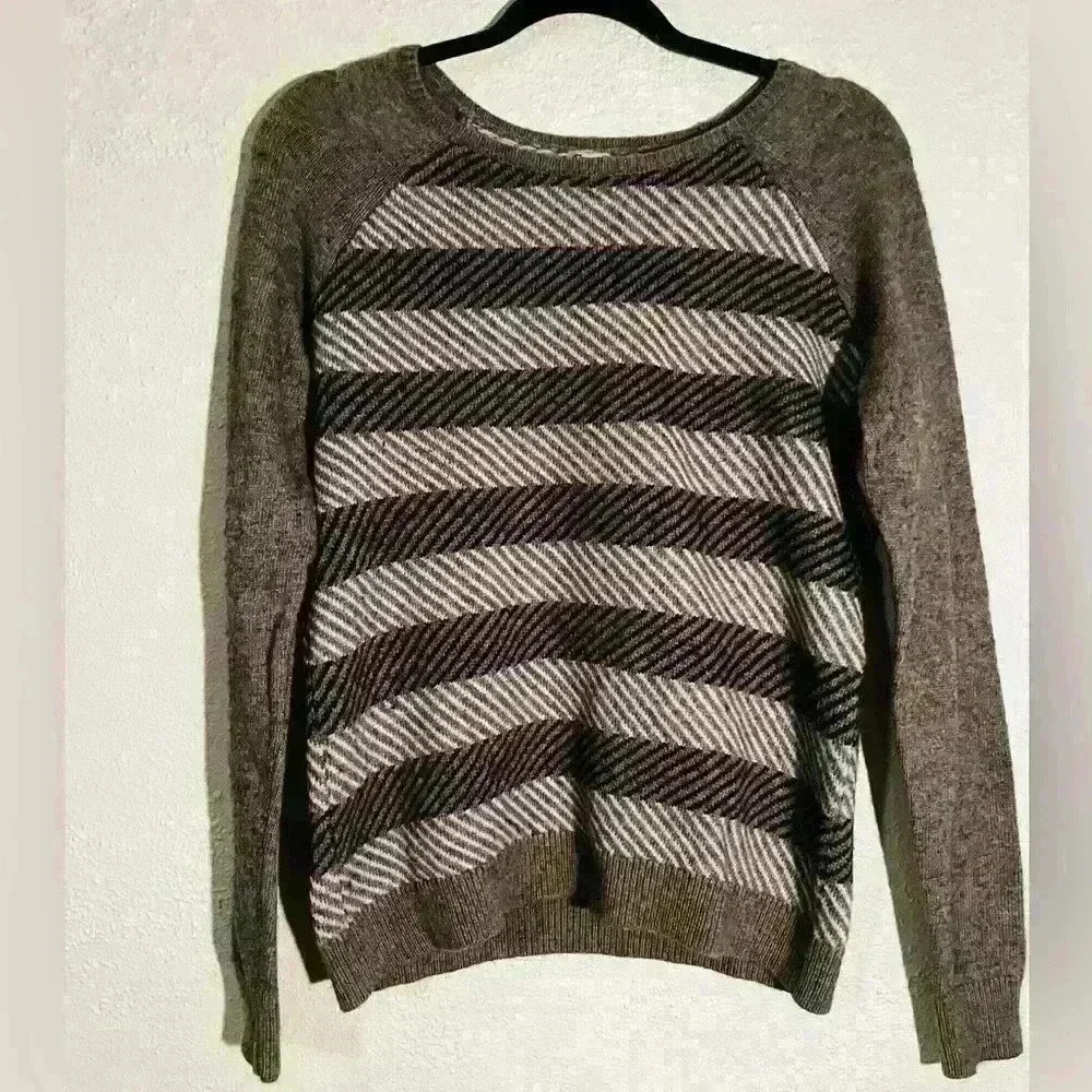 J. Crew Gray Herringbone Scoop Neck Long Sleeve Sweater Size M Merino Wool Blend